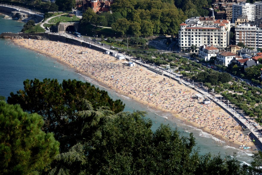 Ondarreta beach is one of the busiest tourist areas in San Sebastián.