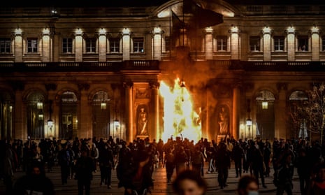 Bordeaux city hall on fire