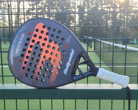 BullPadel Vertex 04 padel racket