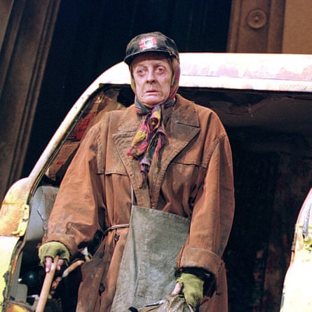 Maggie Smith in Fox’s production of Lady In the Van, at the Queen’s Theatre, London, December 1999.