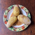 Fedac’s papas arrugadas recipe calls for a startling six cloves of garlic and HOW MUCH salt? (Thumbnail pics by Felicity).