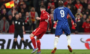 Chelsea v Liverpool - Carabao Cup Final<br>LONDON, ENGLAND - FEBRUARY 27: Romelu Lukaku of Chelsea looks at the assistant referee who rules his goal out for offside during the Carabao Cup Final match between Chelsea and Liverpool at Wembley Stadium on February 27, 2022 in London, England. (Photo by Matthew Ashton - AMA/Getty Images)