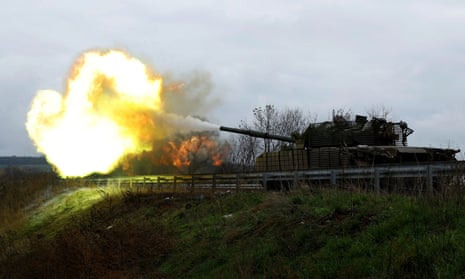 Russia-Ukraine battle dwell: Moscow struggling to coach conscripts as officers and trainers already killed, says UK | Ukraine 2 Ukrainian soldiers in Bakhmut, Ukraine, fire at Russia positions from a T-80 tank captured from Moscow’s forces during earlier fighting