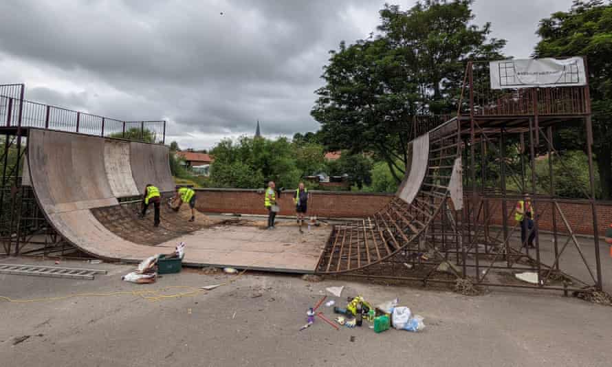 The derelict half-pipe in Norton