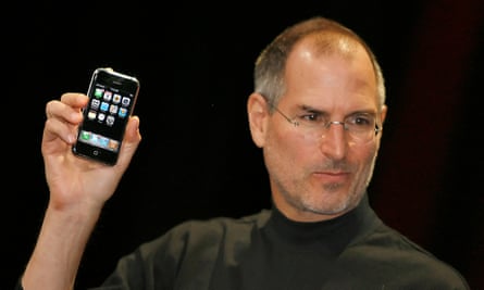 Steve Jobs unveils the iPhone in 2007 ... ‘Steve said “put the tablet on hold, let’s build a phone”.’