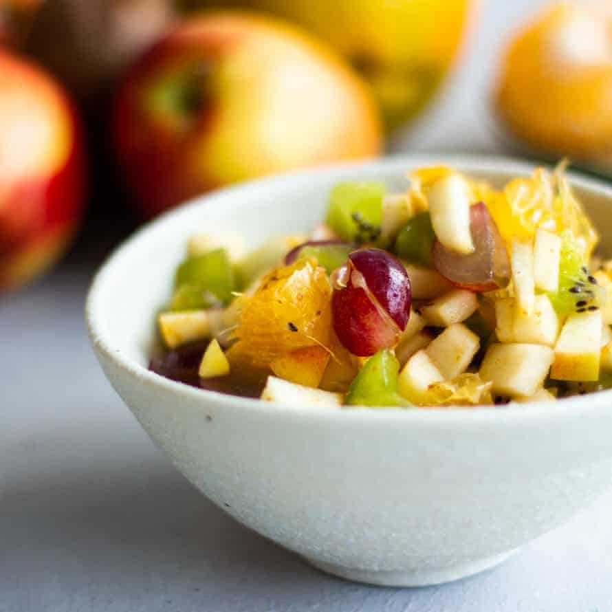 „Fruit Chaat“ – „Spice and Tangy Fruit Chaat“.