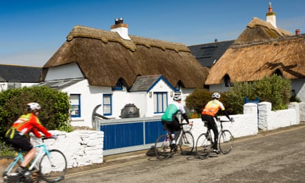 Thatched cottages at Kilmore Quay.