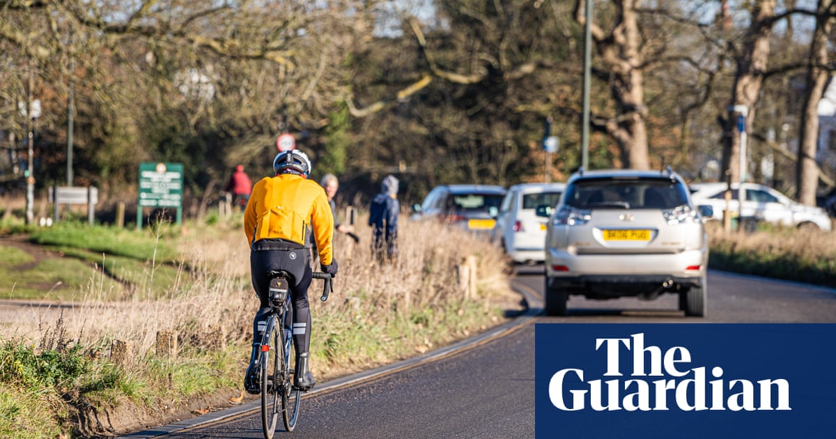 Registration plates and insurance for cyclists being considered by government – report
