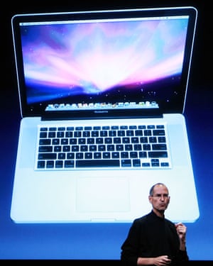 Steve Jobs avec le MacBook