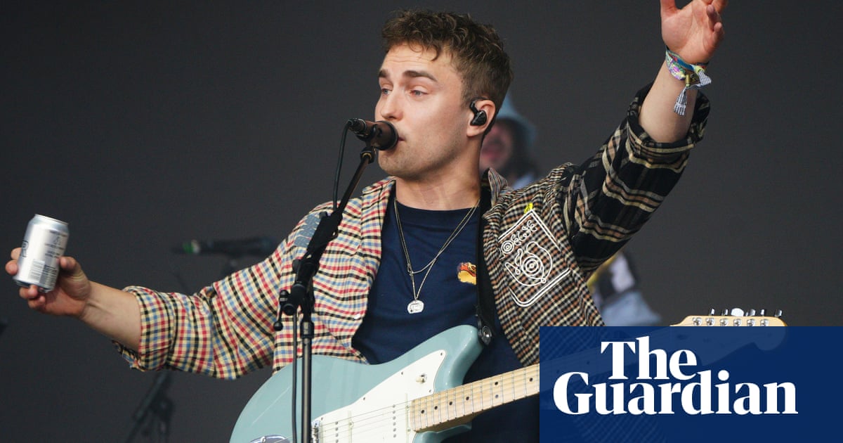Sam Fender cancels shows to look after his mental health
