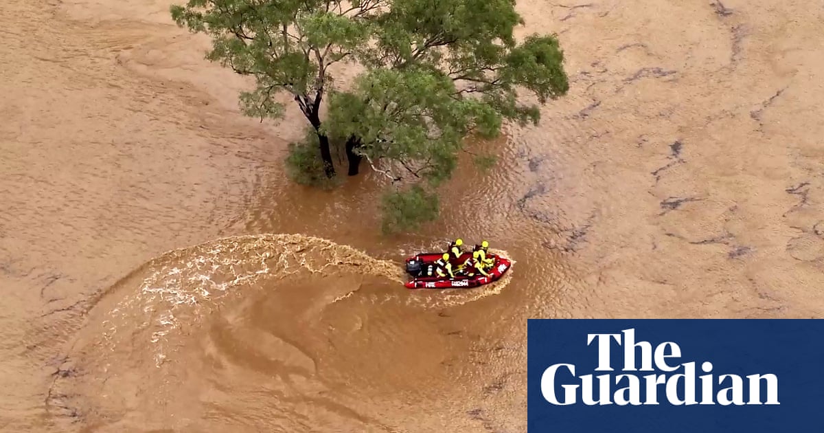 Northern NSW braces for heavy rain as Queensland flooding forecast to move south