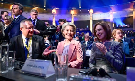 Von der Leyen's EU group plans Rwanda-style asylum schemes | European Commission | The Guardian