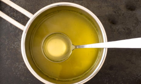 A simple chicken broth