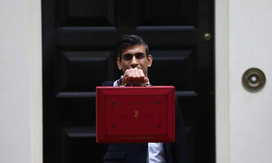 Rishi Sunak outside 11 Downing Street ahead of his fall budget, October 27