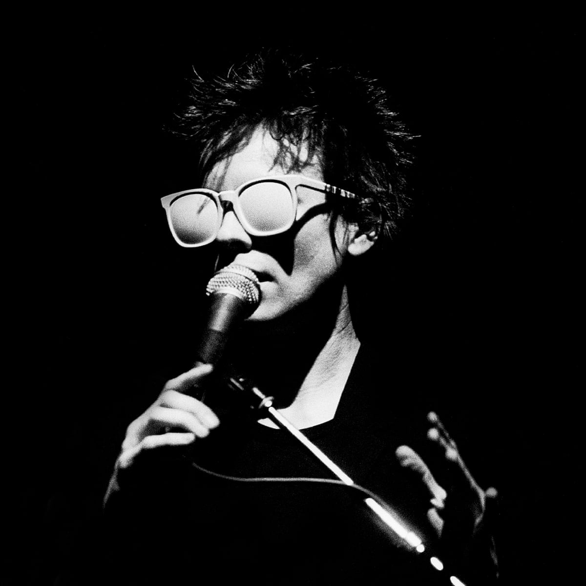 beautiful red dress laurie anderson lyrics Laurie Anderson Lyrics
