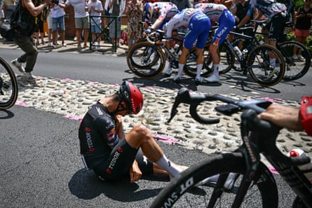 Julian Alaphilippe’s radio had been damaged in a crash earlier on stage 15.