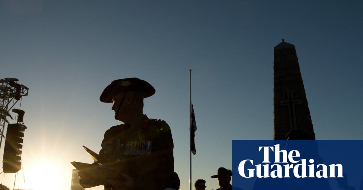 Police blocked members of anti-immigration group from Perth dawn service after Anzac Day booing in eastern states Police blocked members of anti-immigration group from Perth dawn service after Anzac Day booing in eastern states