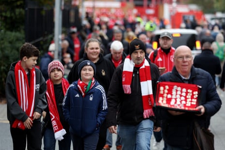 Nottingham Forest fans head to the game
