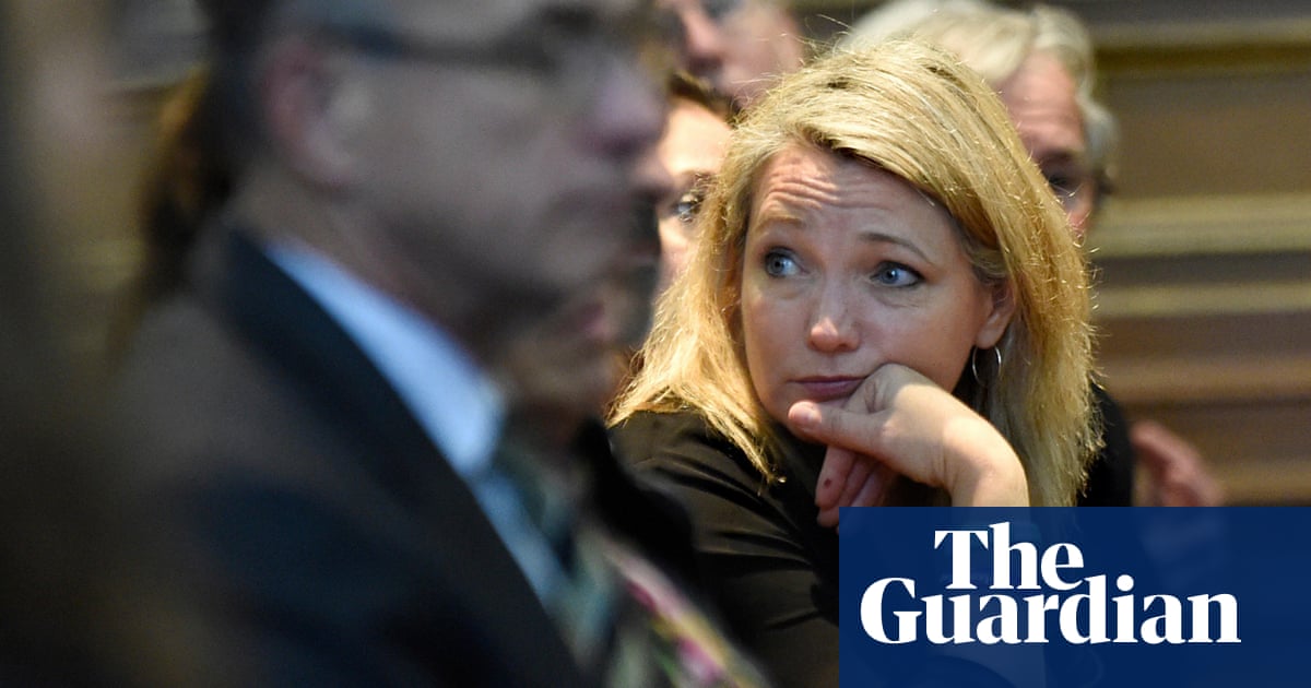 Семейства на деца убити при клане призовават производителите да продават