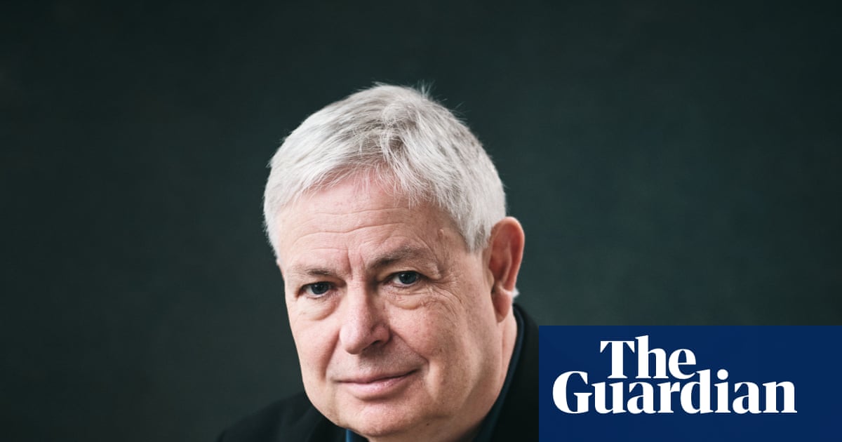 Jonathan Coe: ‘I was a Tory until I read Tony Benn’