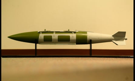 A model of a JDAM-equipped 2000lb bomb