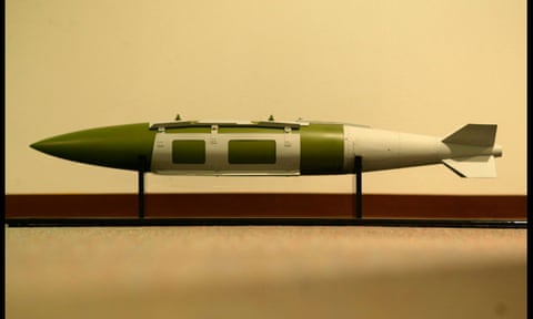 A model of a JDAM-equipped 2000lb bomb