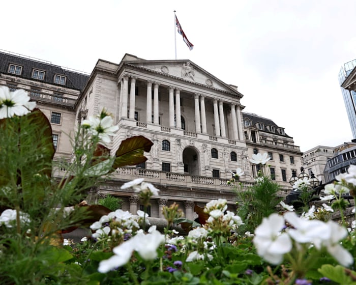 Bank of England Slows Quantitative Tightening and Maintains Interest Rates