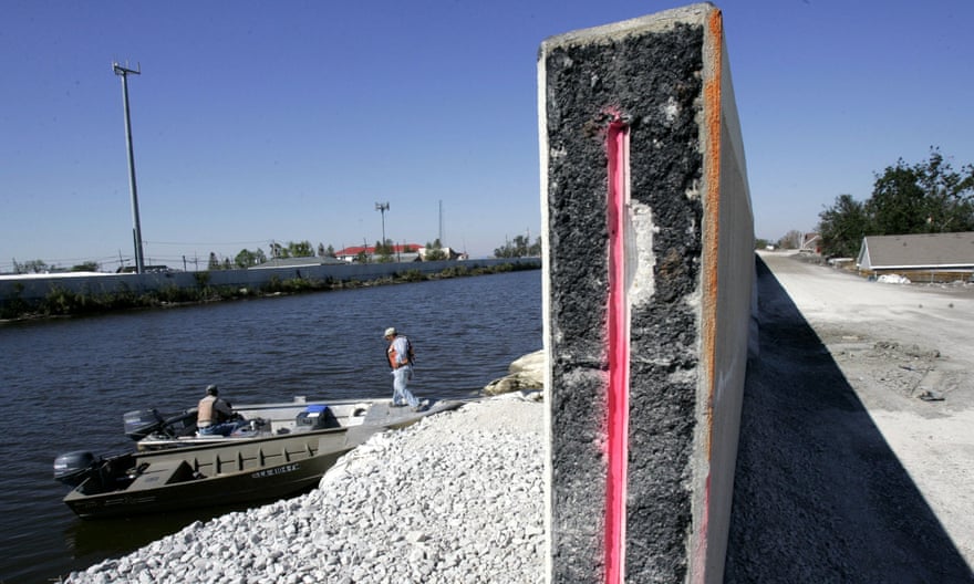 The levee of the 17th Street Canal, New Orleans, after it was breached during Hurricane Katrina.