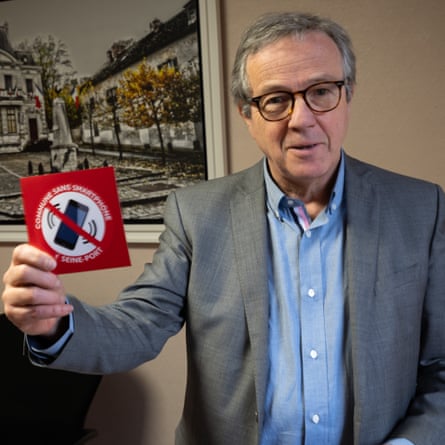 Vincent Paul-Petit, the mayor of Seine-Port, who drove the ban.