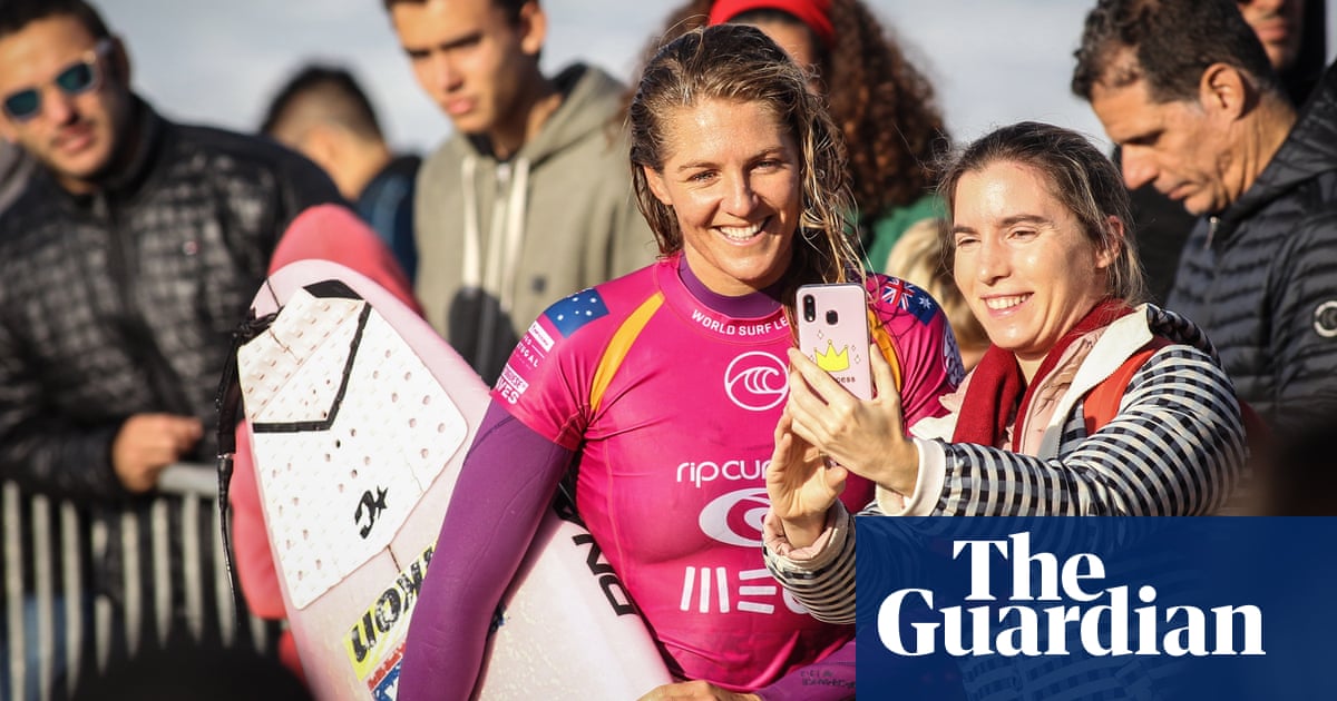 Stephanie Gilmore beats comeback surfer Tyler Wright in Maui Pro final