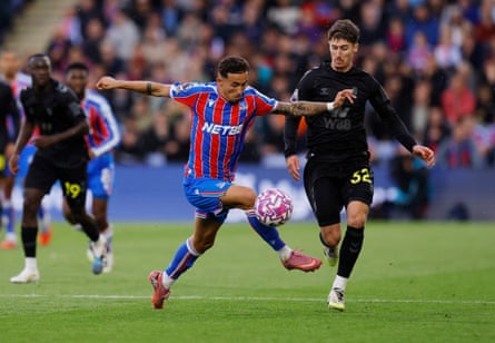 Crystal Palace’s Yeremy Pino battles for possession pinch Sunderland’s Trai Hume