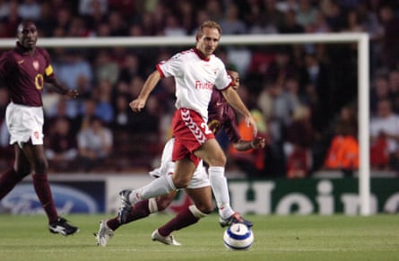 Mauro Lustrinelli successful action for Thun against Arsenal astatine Highbury.