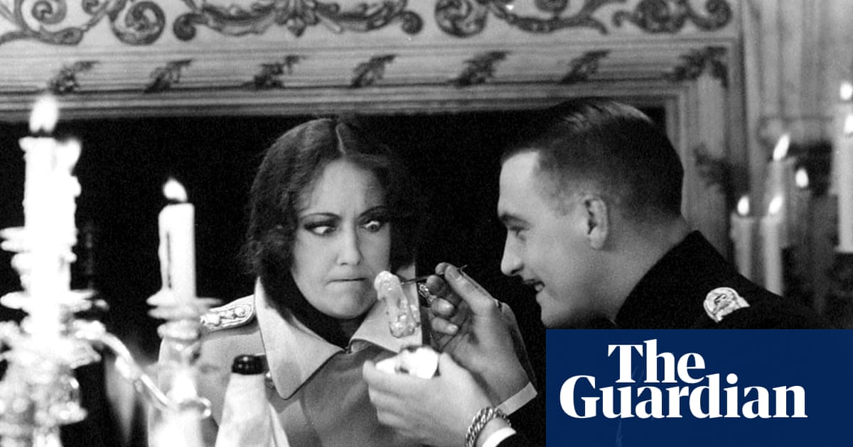 Our director is a madman': a century on, Gloria Swanson's disastrous film Queen Kelly is finished