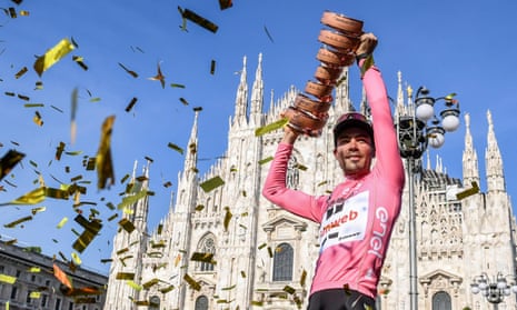 Dutch rider Tom Dumoulin of the Sunweb Team celebrates in front of Milan’s cathedral after winning the Giro d’Italia