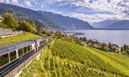 A GoldenPass train on Lac Leman