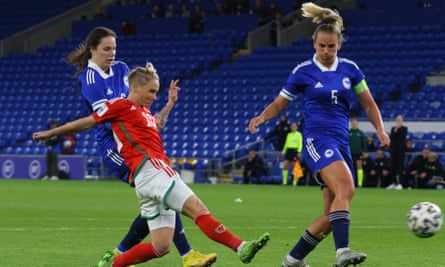 Jess Fishlock puts the ball in the net for Wales but the goal was disallowed