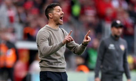 Xabi Alonso gesticulates