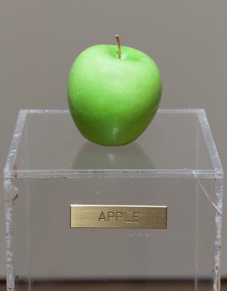 Yoko Ono, Apple, 1966