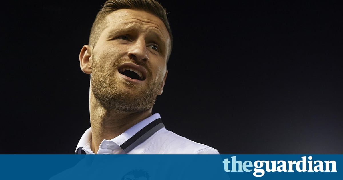 Arsenal complete signing of defender Shkodran Mustafi from Valencia