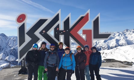 Haraldur Eyvinds Thrastarson (third from left) and friends in Ischgl: five of the eight got Covid-19.