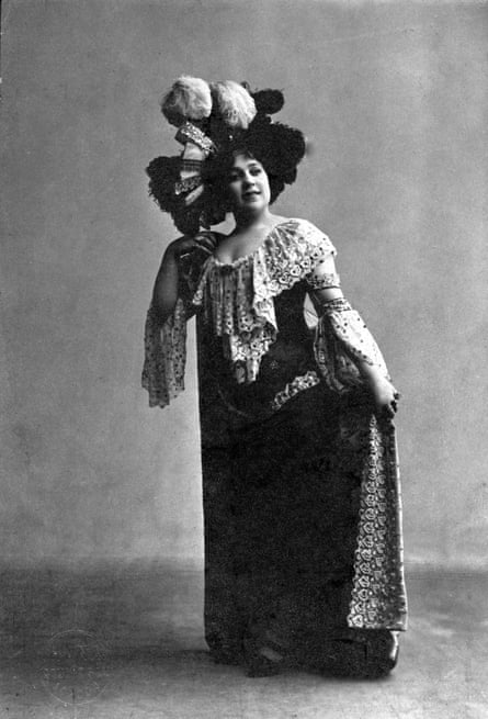 Belle Elmore circa 1910.