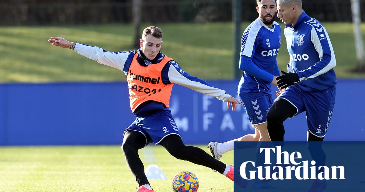 Lucas Digne makes himself unavailable for Everton trip to Chelsea due to illness