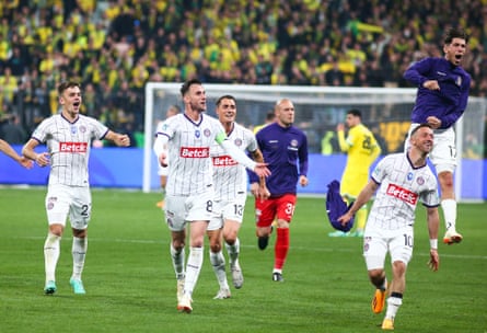 Para pemain Toulouse merayakan kemenangan Coupe de France mereka