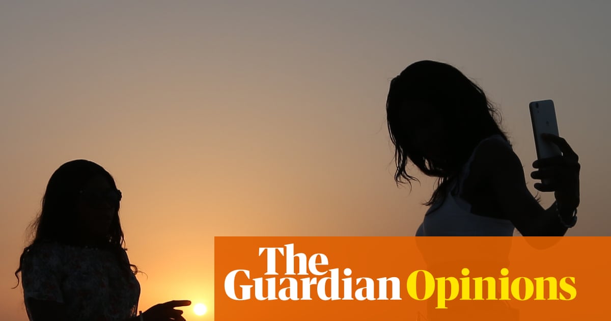 Influencers sold the world a fantasy Dubai – and now it’s gone in a puff of missile smoke | Gaby Hinsliff