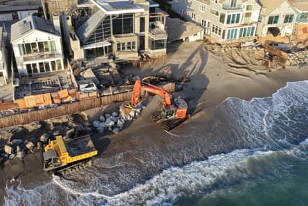 construction people preparing for flooding