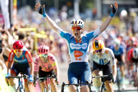 Charlotte Kool celebrates victory in the first stage of the Tour de France Femmes