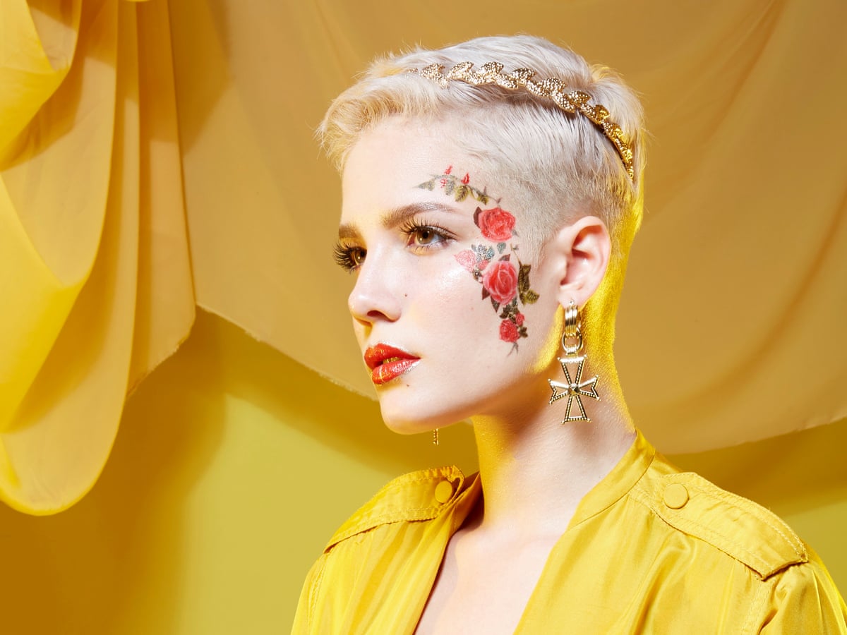 Download Halsey I Used To Be A Social Queen Now I M Terrified Of People For iPhone Wallpaper Halsey I Used To Be A Social Queen Now I M Terrified Of People For iPhone Free