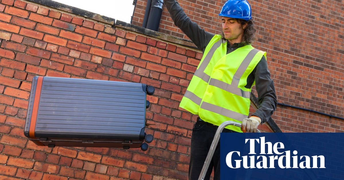 A hard hat, a hi-vis jacket and a stepladder: my very scientific suitcase stress test