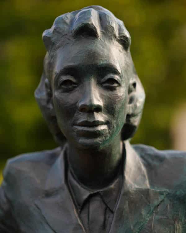 Close-up of statue of Henrietta Lacks