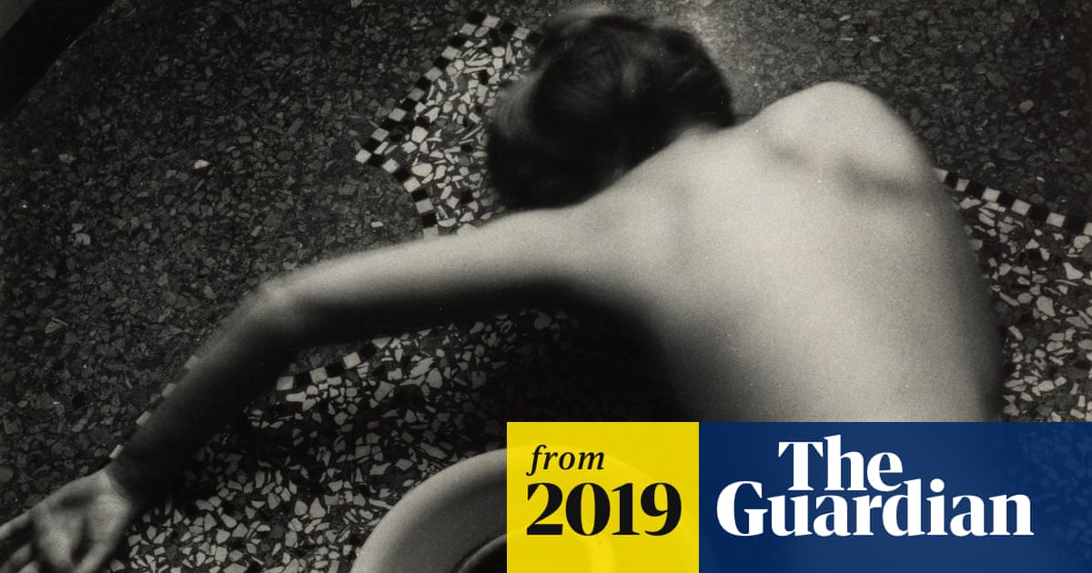 Francesca Woodman's Untitled: elegance and eroticism | Photography | The Guardian Francesca Woodman's Untitled: elegance and eroticism | Photography | The Guardian